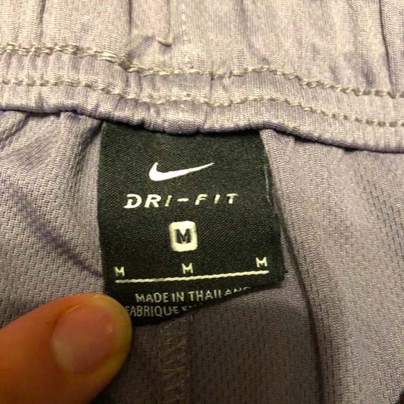 Nike Boy’s Dri-Fit Basketball Shorts, Gray and Green - Size Youth Medium - Picture 4 of 9